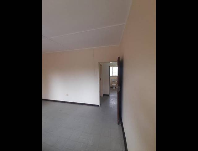 2 BEDROOM APARTMENT FOR SALE IN SASOLBURG EXT 3